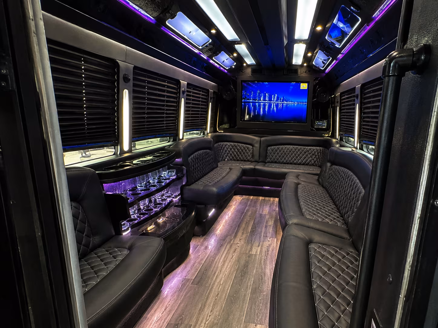 Rent a Bus to Angel of the Winds Arena in Everett