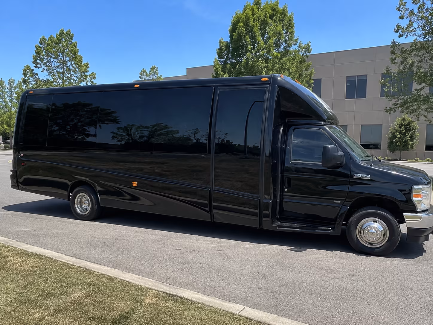 Bothell Winery Tour & Pub Crawl Transportation