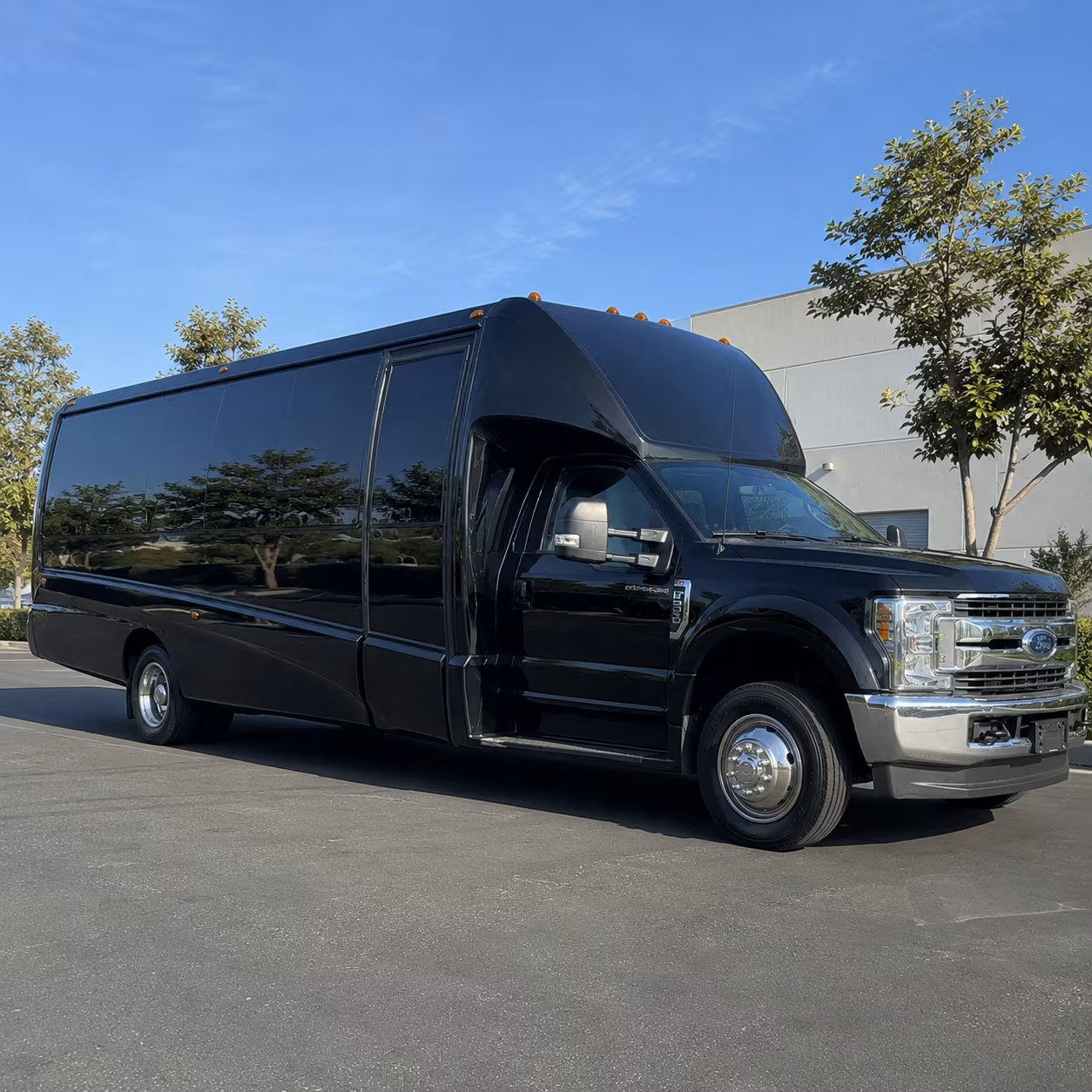 Everett Birthday, Sweet 16, & Quinceañera Transportation party bus exterior