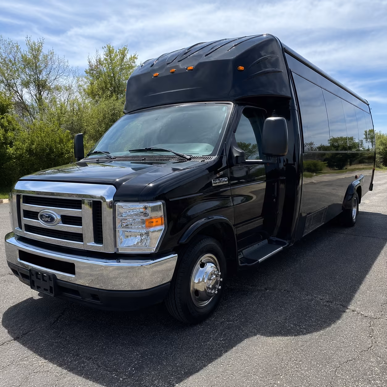 Everett Prom & Homecoming Transportation party bus exterior