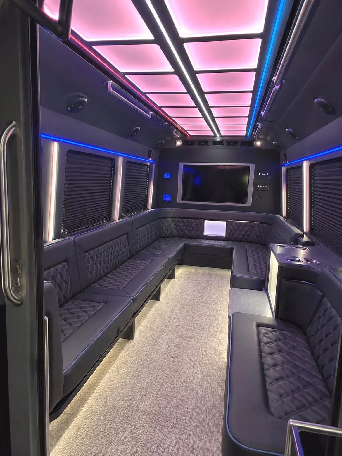 Everett Prom & Homecoming Transportation group transportation