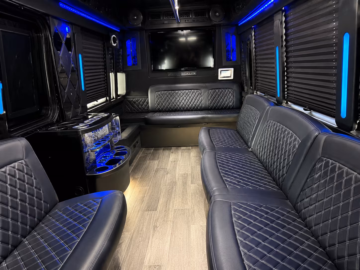 Everett Winery Tour & Pub Crawl Transportation party bus exterior